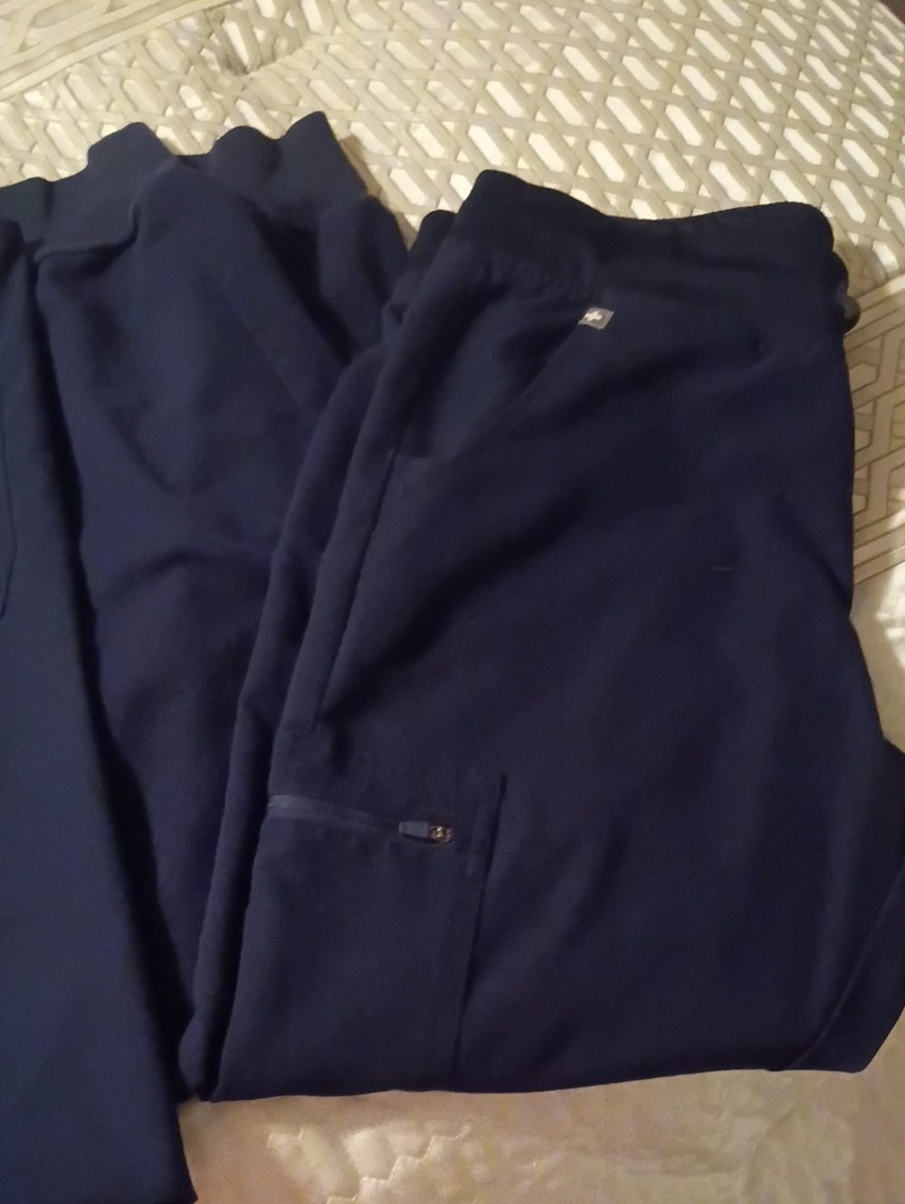 Figs Women's Navy Scrub Pants And Top